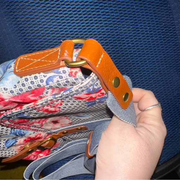 Cath Kidston Floral Print Crossbody Bag - Picture 6 of 9